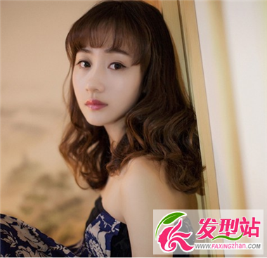 氣質(zhì)風(fēng)格花樣百出 中長發(fā)發(fā)型讓你看花了眼