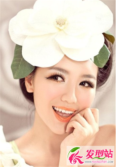 氣質(zhì)風(fēng)格花樣百出 中長(zhǎng)發(fā)發(fā)型讓你看花了眼
