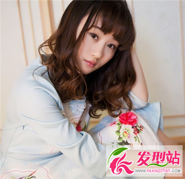 清新小女生中長(zhǎng)發(fā)發(fā)型 彰顯你的青春活力