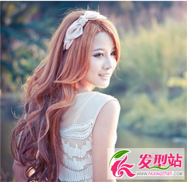 自然女生中長(zhǎng)發(fā)造型 時(shí)刻保持時(shí)尚感