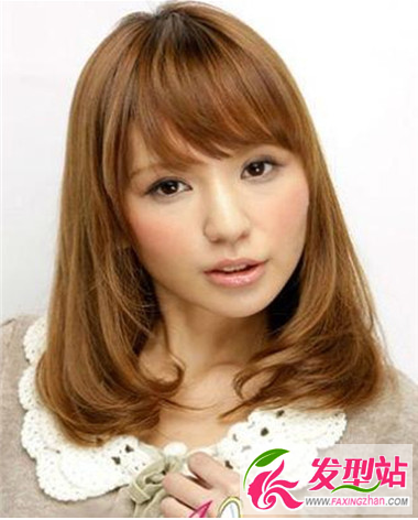 中長(zhǎng)發(fā)女生百搭梨花燙 完美燙發(fā)讓你擁有好氣質(zhì)