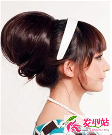 時(shí)尚大氣女士盤發(fā)造型 增加你的魅力指數(shù)