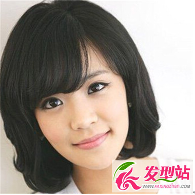女生知性短發(fā) 引領時尚新潮流