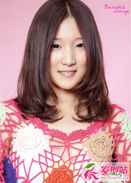 梨花頭適合什么臉型 圓臉女生中分梨花頭發(fā)型圖片