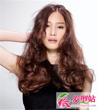 女生時尚染發(fā)發(fā)型設(shè)計 棕色系盡顯時尚光彩