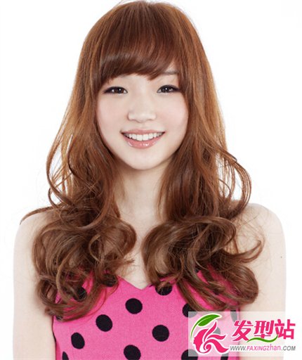 可愛(ài)女生卷發(fā)造型 展現(xiàn)你天真爛漫的氣質(zhì)