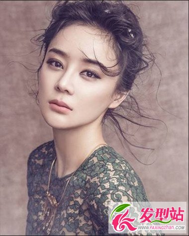 看袁姍姍玩轉(zhuǎn)知性英倫風(fēng) 不同造型展現(xiàn)獨(dú)特魅力