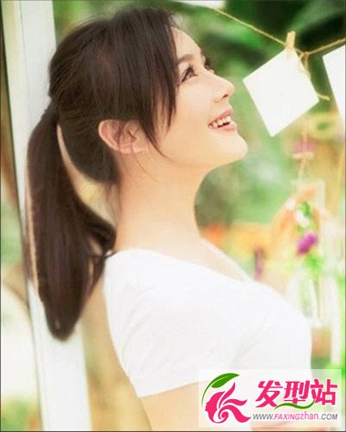 看袁姍姍玩轉(zhuǎn)知性英倫風(fēng) 不同造型展現(xiàn)獨(dú)特魅力