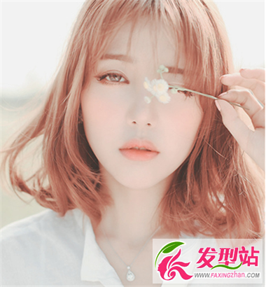 時尚前衛(wèi)大膽造型,鮮艷發(fā)色展現(xiàn)青春活力
