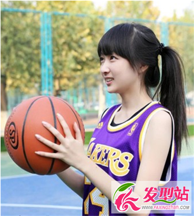 校園風(fēng)格發(fā)型來(lái)襲 讓你在校園里浪漫純情惹人愛(ài)