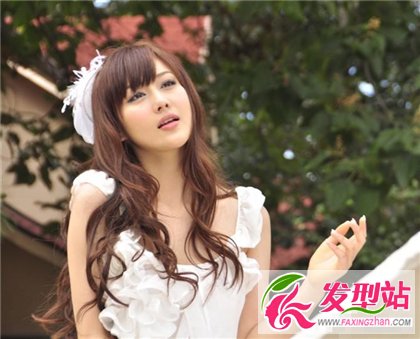 性感美女張馨予發(fā)型 百變長(zhǎng)發(fā)秀最吸睛