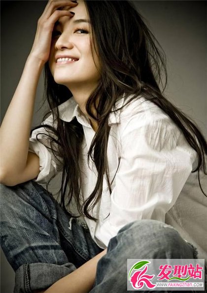 宋佳輕熟女隨性發(fā)型 活出真實(shí)魅力