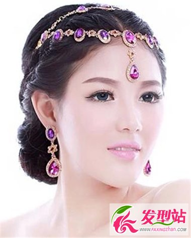 經(jīng)典新娘盤發(fā)發(fā)型設(shè)計集錦 簡單發(fā)飾必不可少