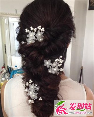新娘浪漫優(yōu)雅發(fā)型錦集 讓你美美走上幸福紅毯