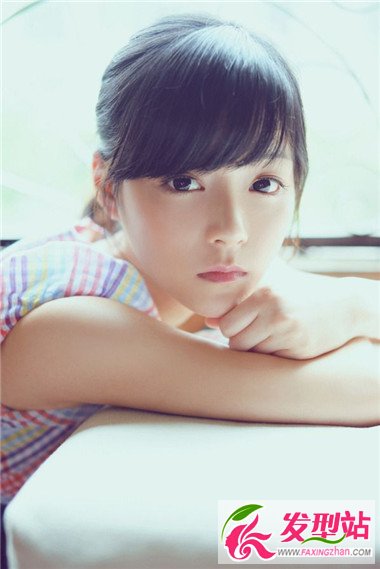 少女氣質(zhì)甜美誘惑 演繹別樣的長發(fā)發(fā)型