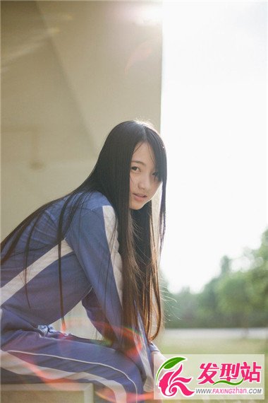 少女氣質(zhì)甜美誘惑 演繹別樣的長發(fā)發(fā)型