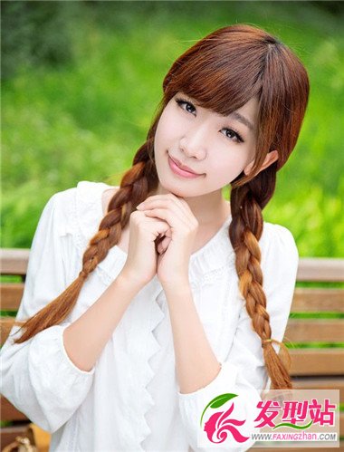 最顯氣質(zhì)的麻花辮發(fā)型 做最古典的氣質(zhì)美女