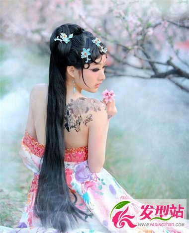古裝美女的誘惑 帶來最古典的精致發(fā)型