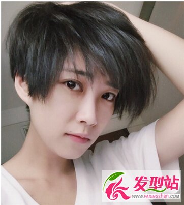 女生可愛短發(fā)