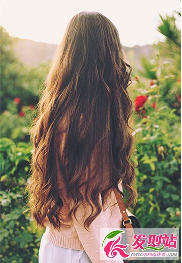 女生個(gè)性燙發(fā)發(fā)型