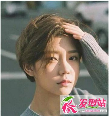 清秀女生短發(fā)發(fā)型