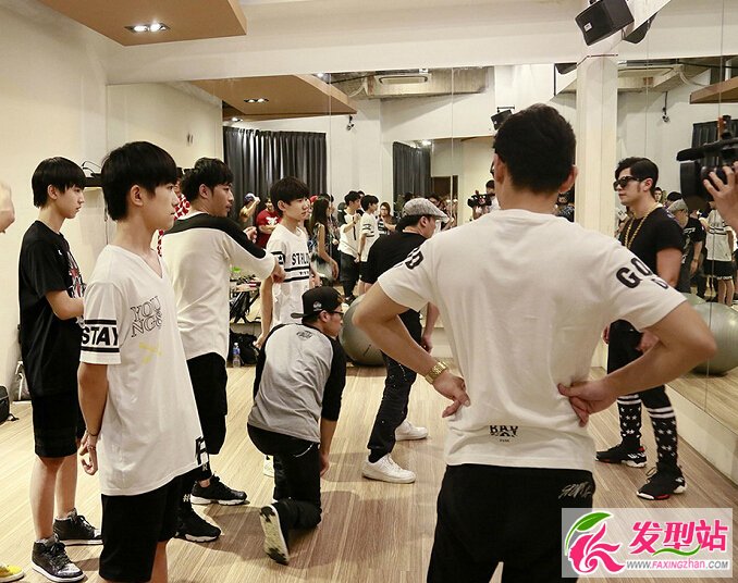 TFBOYSܽ܂ʣµʢġҕl ܽ܂ TFBOYS MINI݋mvMP3d