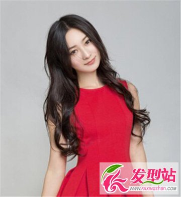 今年流行卷發(fā)發(fā)型