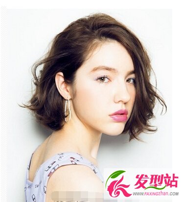 短發(fā)卷發(fā)發(fā)型