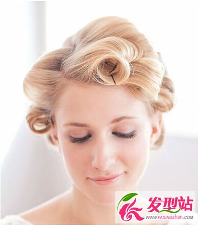 歐美范低發(fā)髻盤發(fā)發(fā)型