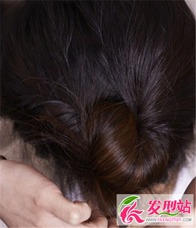 發(fā)尾辮子