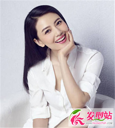 偏分的披肩直發(fā)發(fā)型