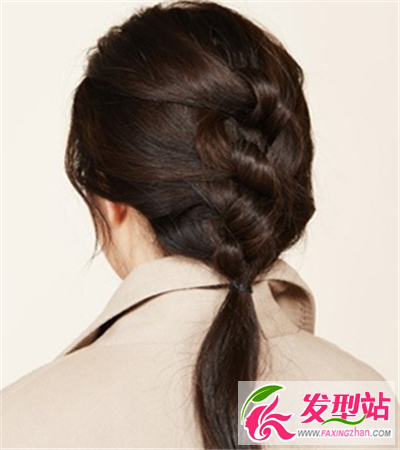 馬尾辮子扎發(fā)