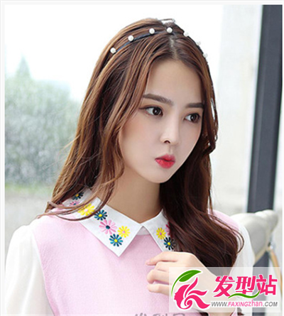 時(shí)尚棕色的染發(fā)發(fā)色
