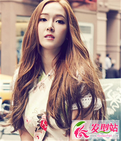 女神中分披肩長(zhǎng)卷發(fā)