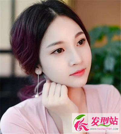 氣質(zhì)的中分與低馬尾辮子的設(shè)計(jì)