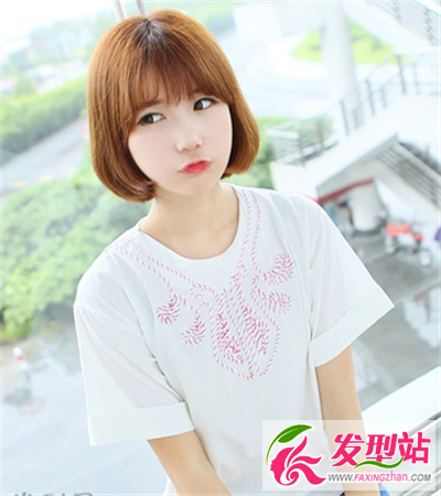 學(xué)院風(fēng)格的韓式短發(fā)波波