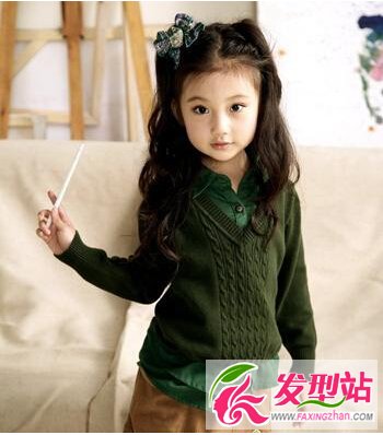 小女孩戴發(fā)飾發(fā)型