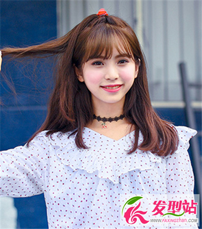 深棕色俏麗染發(fā)