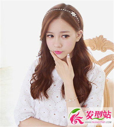 淑女氣質(zhì)長卷發(fā)