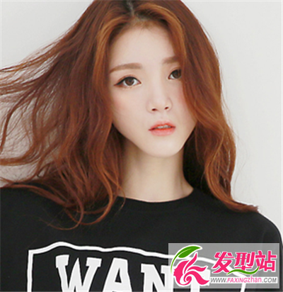 中分長(zhǎng)燙發(fā)