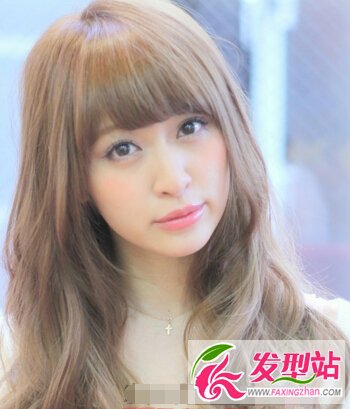 胖臉適合的長發(fā)發(fā)型