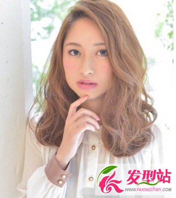 胖臉適合的長(zhǎng)發(fā)發(fā)型