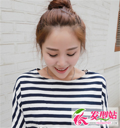 無(wú)劉海的丸子頭的扎發(fā)發(fā)型
