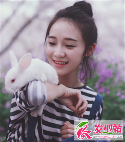 清爽的花苞頭美發(fā)