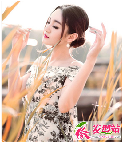 這是一款韓式簡單的盤發(fā)發(fā)型