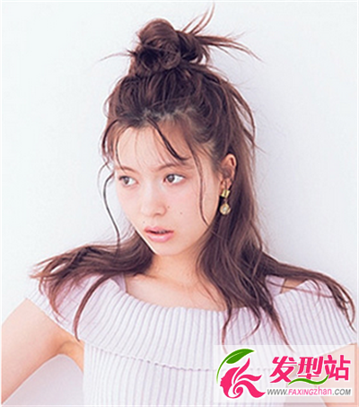 栗色系中長發(fā)團(tuán)子頭造型