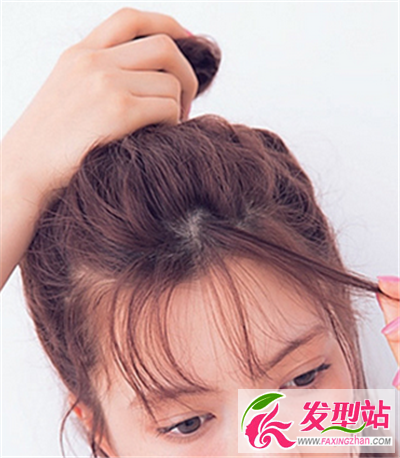 韓式團(tuán)子頭扎發(fā)步驟