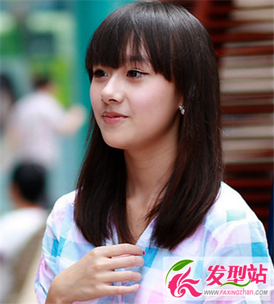 中長(zhǎng)發(fā)直發(fā)發(fā)型