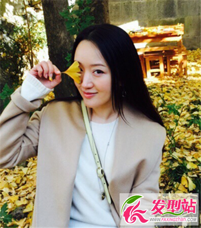 披肩長(zhǎng)直發(fā)