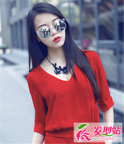 披肩長(zhǎng)直發(fā)發(fā)型